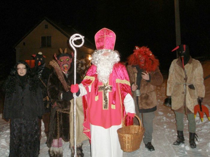 Mikulášská nadílka
Klíčová slova: Bělá;Újezd Svatého Kříže