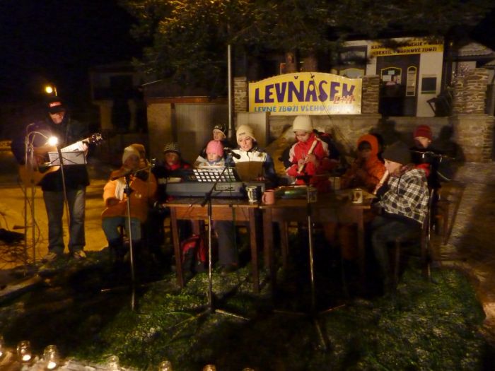 Vystoupení dětí ZŠ Bělá nad Radbuzou
Klíčová slova: Bělá;koledy;zpívání koled