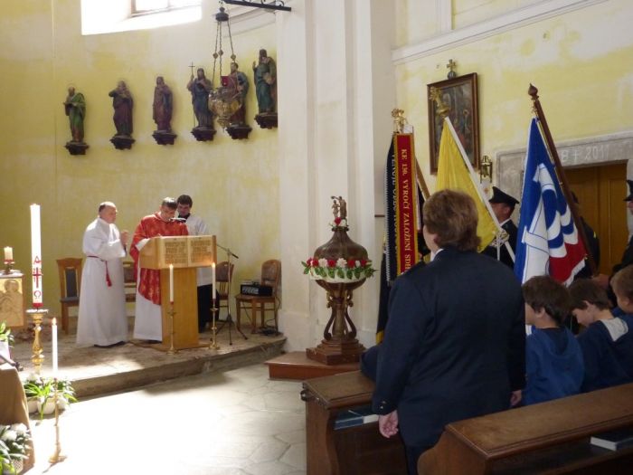 Mše svatá
Klíčová slova: Bělá;pouť;hasiči