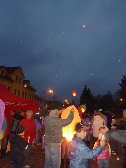 Vypouštění balonků
Klíčová slova: Bělá 28. říjen