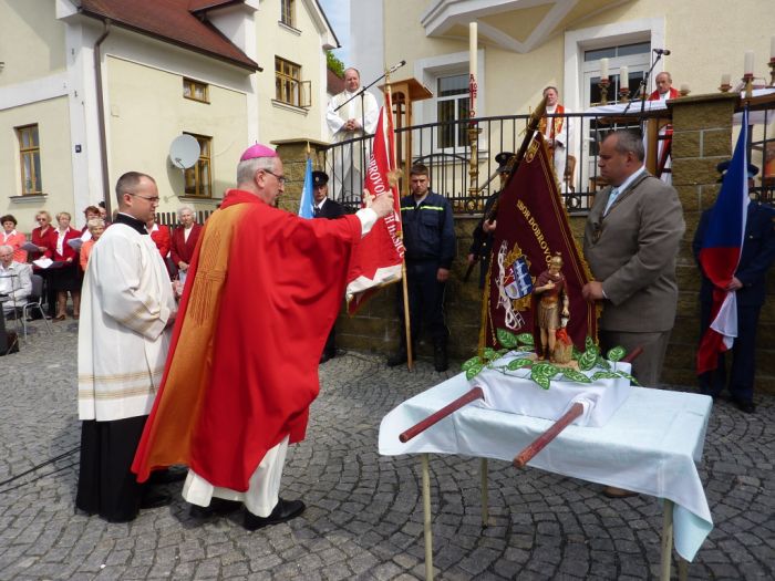 Žehnání nového praporu bělských hasičů
Klíčová slova: Bělá hasiči pouť