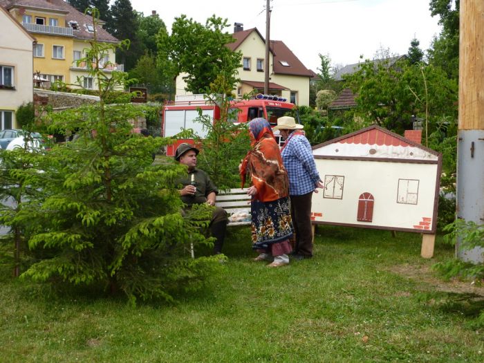 Kradení máje
Klíčová slova: Bělá kácení máje