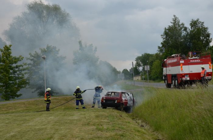 Zásah hasičů u hořícího auta
Klíčová slova: Bělá dětský den