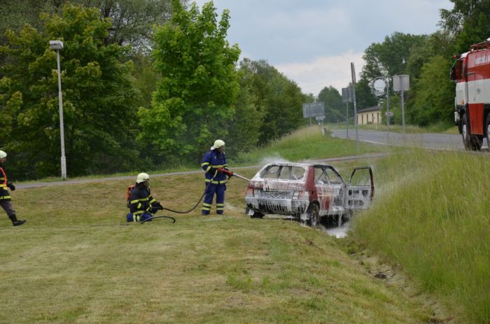 Zásah hasičů u hořícího auta
Klíčová slova: Bělá dětský den