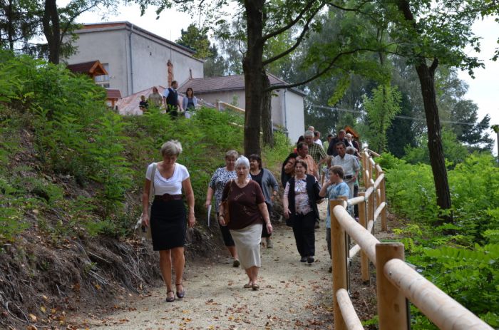 Procházka po stezce
Klíčová slova: Bělá naučná stezka