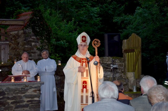 Mše svatá
Mši sloužil česky a německy biskup plzeňský Mons. František Radkovský
Klíčová slova: Bělá Pleš Radkovský