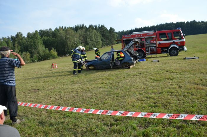 Ukázka zásahu u dopravní nehody
SDH Horšovský Týn
Klíčová slova: Bělá;hasiči;Újezd Svatého Kříže