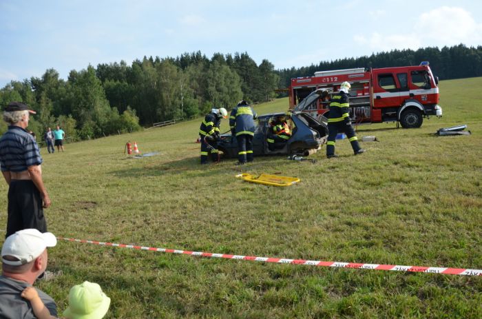 Ukázka zásahu u dopravní nehody
SDH Horšovský Týn
Klíčová slova: Bělá;hasiči;Újezd Svatého Kříže