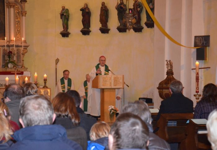 Mše svatá v kostele Panny Marie Sedmibolestné
Mši celebroval Mons. František Radkovský, biskup plzeňský
Klíčová slova: Bělá;mše