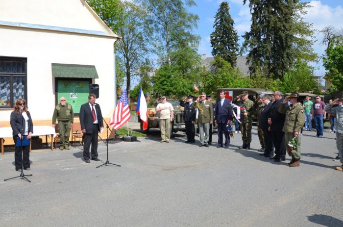 Hostouň
Slavnostní akt u statku
Klíčová slova: Bělá;Hostouň;osvobození