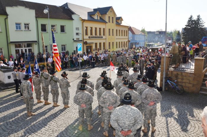 Bělá nad Radbuzou
Slavnostní akt na náměstí
Klíčová slova: Bělá;Hostouň;osvobození