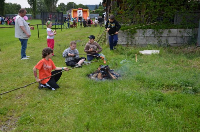 Program na fotbalovém hřišti
Klíčová slova: Bělá;dětský den