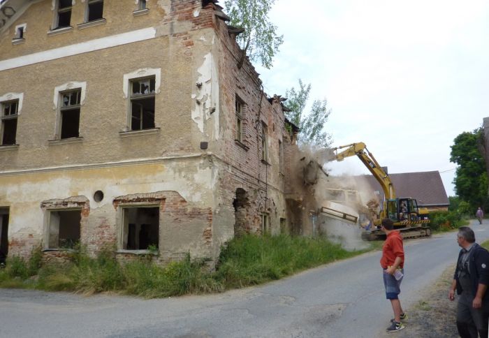 Bourání
Klíčová slova: Bělá;Újezd Svatého Kříže