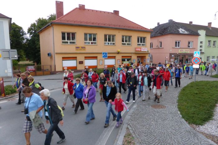 Pochod se svíčkami
Klíčová slova: Bělá;letní;sraz;turisti