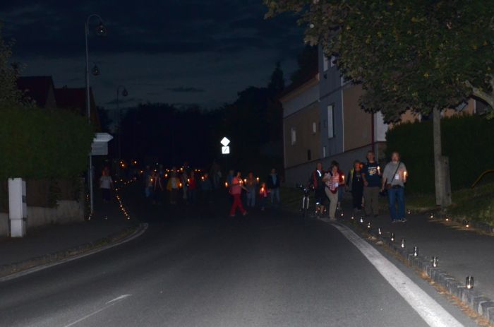 Pochod se svíčkami
Klíčová slova: Bělá;letní;sraz;turisti