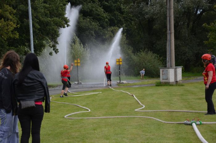 Požární útok ženy Bělé nad Radbuzou
Zásah
Klíčová slova: Bělá;hasiči;soutěž