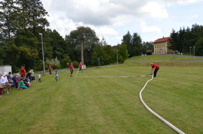 Požární útok ženy Bělé nad Radbuzou
Úklid
Klíčová slova: Bělá;hasiči;soutěž