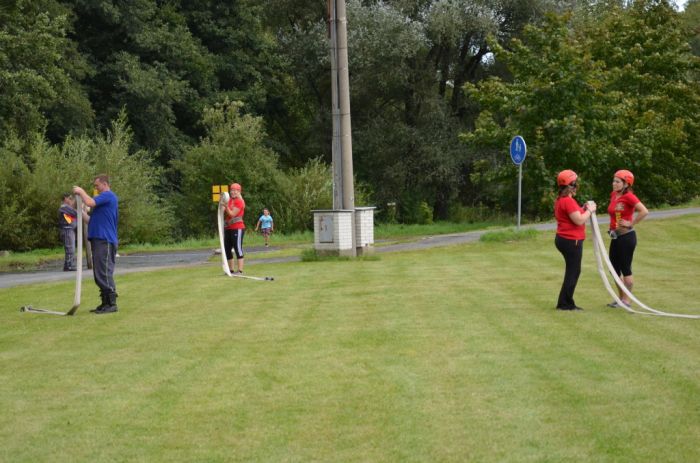 Požární útok ženy Bělé nad Radbuzou
Úklid
Klíčová slova: Bělá;hasiči;soutěž