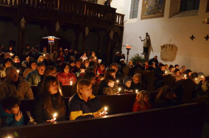 Kostel Nalezení svatého Kříže
Koncert při svíčkách
Klíčová slova: Bělá;Újezd Svatého Kříže