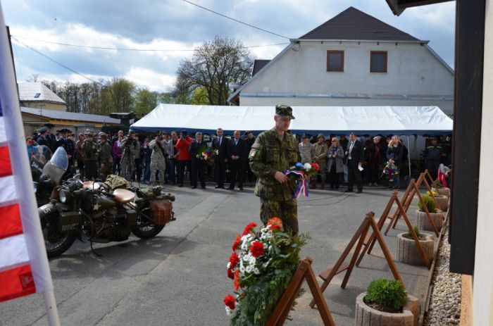 Hostouň
U statku
Klíčová slova: Bělá;Hostouň;osvobození