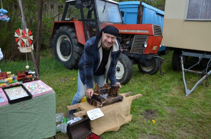 Výroba mincí
Klíčová slova: Újezd svatého Kříže;pouť