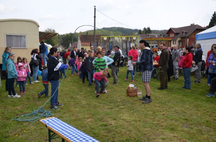 Zábavné odpoledne
Klíčová slova: Újezd svatého Kříže;pouť