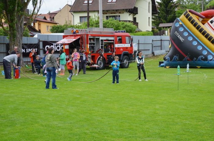 Program na fotbalovém hřišti
Klíčová slova: Bělá;dětský den