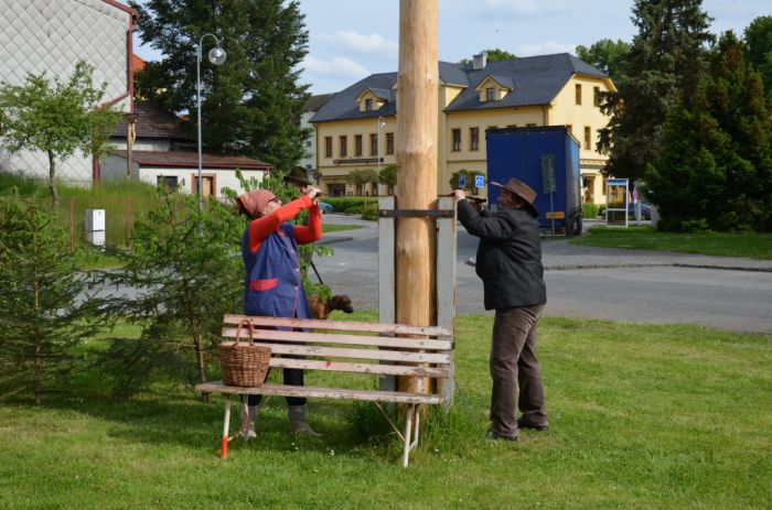 Scénka o kácení máje
Klíčová slova: Bělá;kácení máje