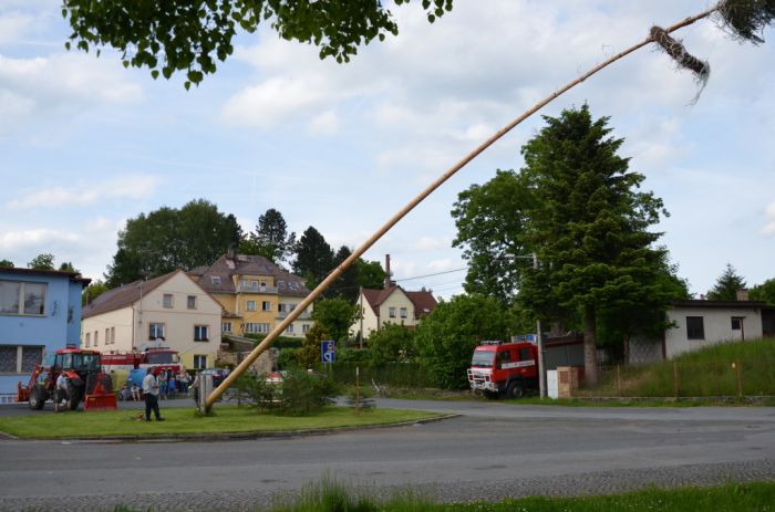 Kácení máje
Klíčová slova: Bělá;kácení máje