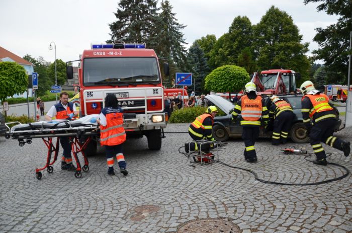 Ukázka zásahu při dopravní nehodě
Klíčová slova: Bělá;hasiči;sdh;výročí