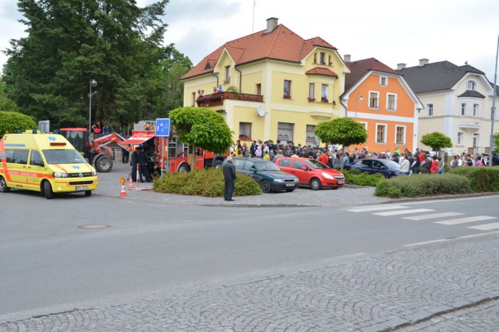 Ukázka zásahu při dopravní nehodě
Klíčová slova: Bělá;hasiči;sdh;výročí