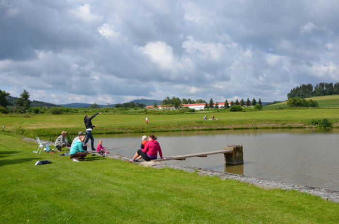 Rybník Bělák
Klíčová slova: Bělá;rybáři;děti