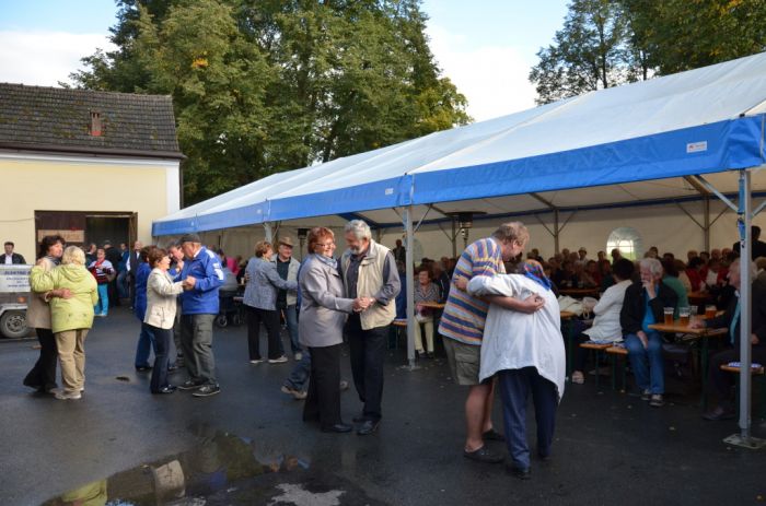 Odpoledne s dechovkou
Vystoupení Budvarky
Klíčová slova: Bělá;pouť