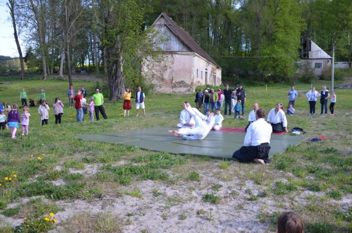 Ukázka Aikido
Klíčová slova: Újezd svatého Kříže;pouť