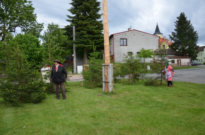 Kácení máje
Klíčová slova: Bělá;kácení máje