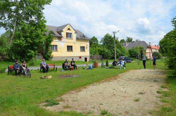 Pétanque v Újezdě Svatého Kříže
Klíčová slova: Bělá;dětský den;kuželky;pétanque