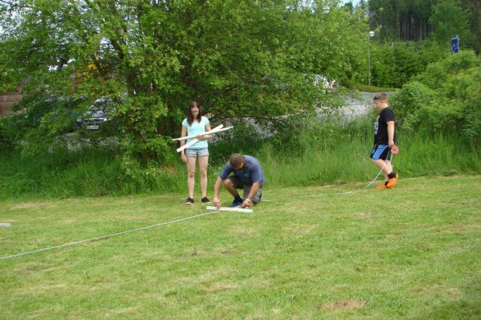 Ukázka rybolovné techniky
Klíčová slova: Bělá;rybáři