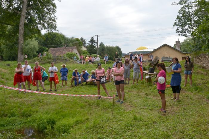 Zahájení
Klíčová slova: Bělá;Újezd Svatého Kříže;léto