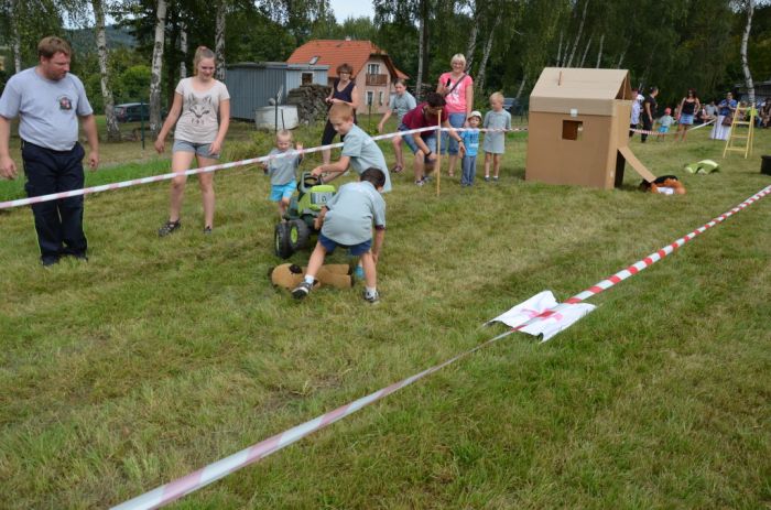 Dětská štafeta
Vyprošťování raněného při dopravní nehodě
Klíčová slova: Bělá;Újezd Svatého Kříže;hasiči;soutěž;sdh