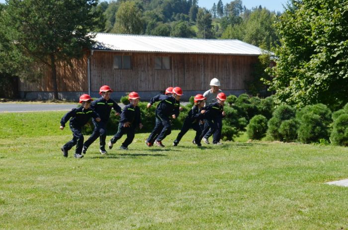 Ukázka hasičského útoku 
Děti SDH Bělá
Klíčová slova: Bělá;hasiči;soutěž