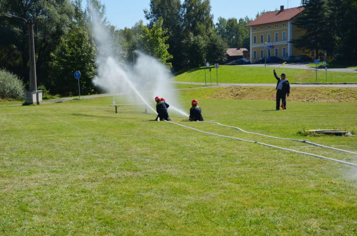 Ukázka hasičského útoku 
Děti SDH Bělá
Klíčová slova: Bělá;hasiči;soutěž