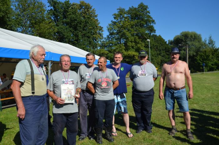 Vyhlašování výsledků
Veteráni SDH Bělá
Klíčová slova: Bělá;hasiči;soutěž