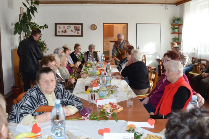 Posezení s muzikou
Klíčová slova: Bělá;MDŽ;DPS