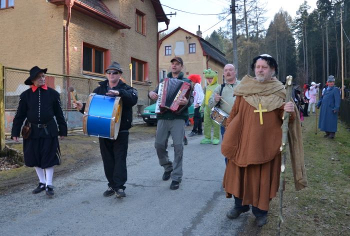 Průvod masek
Klíčová slova: Újezd Svatého Kříže;masopust