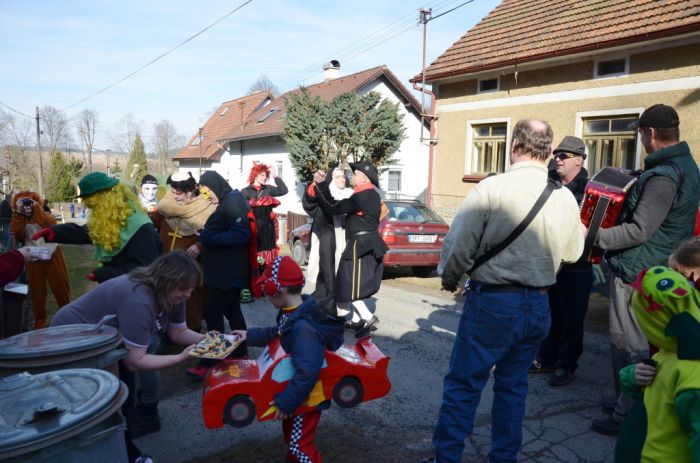 Průvod masek
Klíčová slova: Újezd Svatého Kříže;masopust