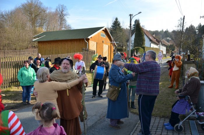 Průvod masek
Klíčová slova: Újezd Svatého Kříže;masopust