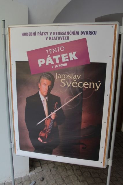 koncert  Jaroslava SVĚCENÉHO
