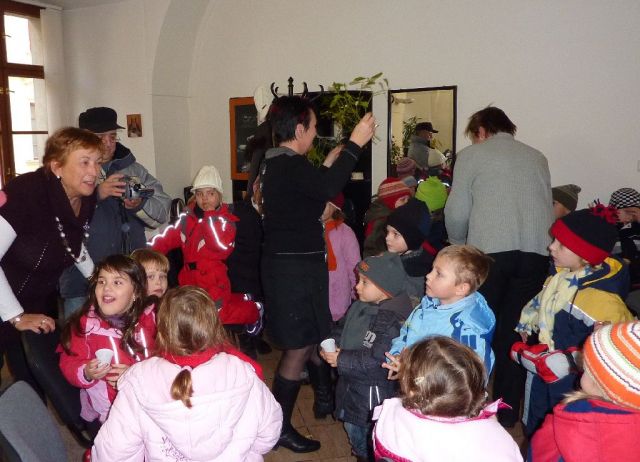 posezení dětí z MŠ Klatovy Klatovy, Studentská ul. - odloučené pracoviště MÁCHOVA na OŠKCR MěÚ Klatovy
