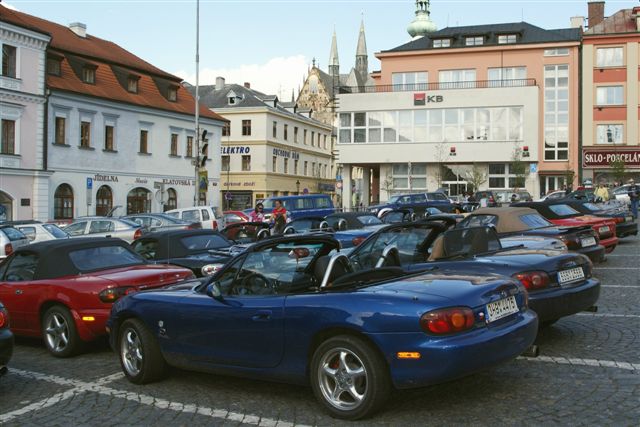 sraz sportovních vozů Mazda Mx-5
