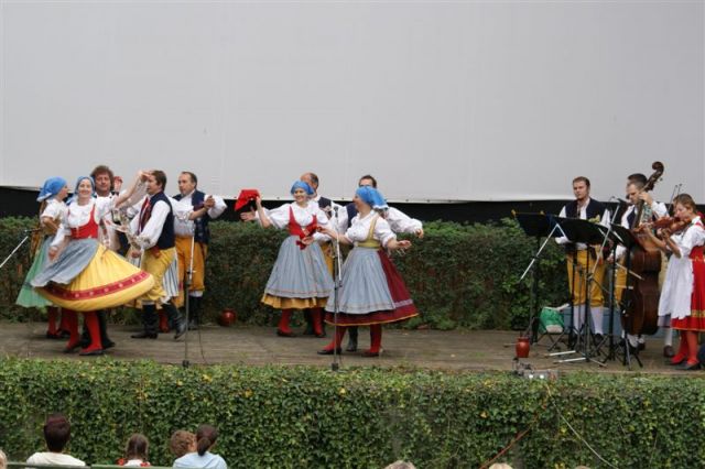 Letní kino
odpolední program - Folklórní soubory Šumavánek a ŠUmava při T.J. Sokol Klatovy
